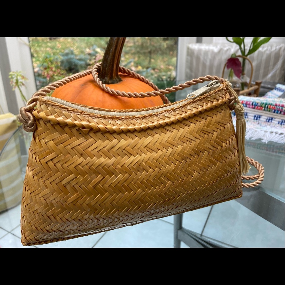 Vintage straw shoulder and cross-body bag